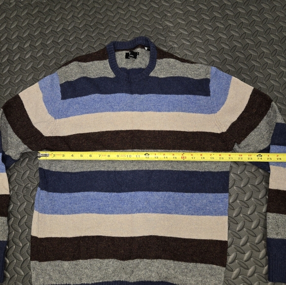 Bill Blass 100% Lambs Wool Sweater - Picture 4 of 4